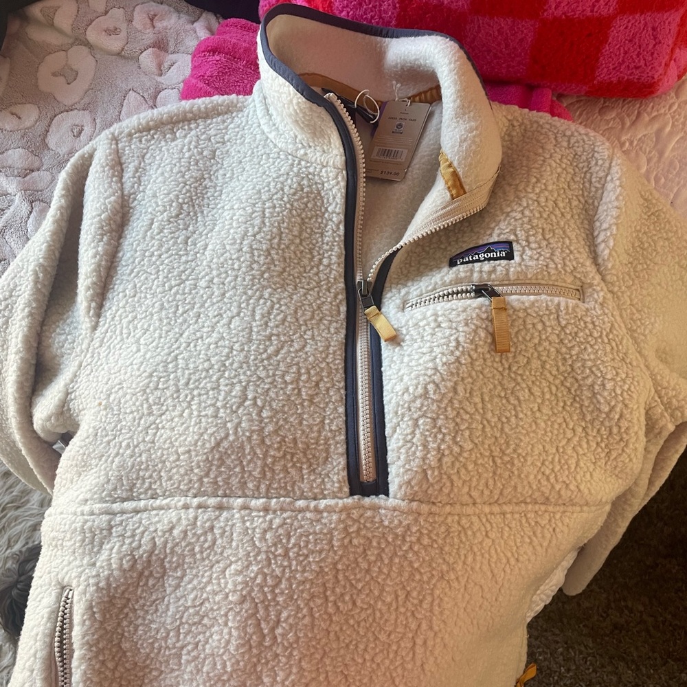 Patagonia half zip NWT